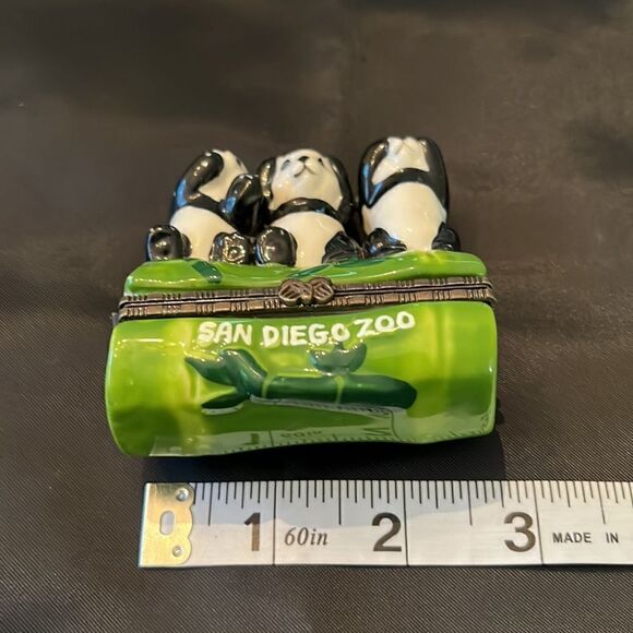 Panda trinket box from the San Diego zoo with a mini panda figure inside EUC - Picture 5 of 8